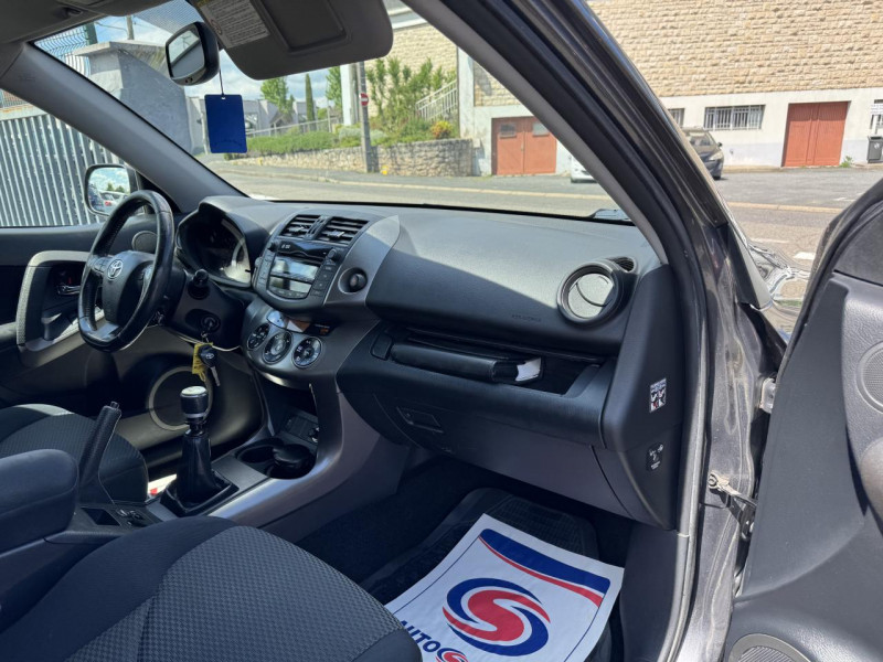 Photo 18 de l'offre de TOYOTA RAV 4 2.2 - 150 D-4D LIFE CLIM   ATTELAGE à 9990€ chez Triplo auto