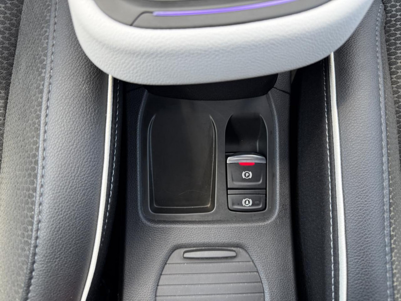 Photo 19 de l'offre de RENAULT CLIO 1.6 E-TECH HYBRIDE - 140 - BVA MULTI-MODES  INTENS GPS   CAMERA AR   CARPLAY à 17990€ chez Triplo auto
