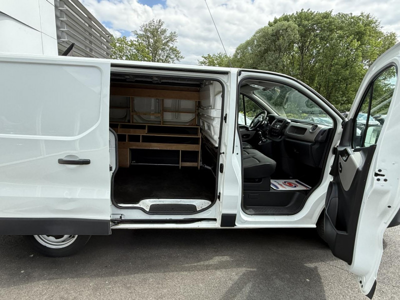 Photo 28 de l'offre de RENAULT TRAFIC L1H1 1000 KG 1.6 DCI - 120  FOURGON CONFORT L1H1 TVA RECUPERABLE   ATTELAGE à 15990€ chez Triplo auto