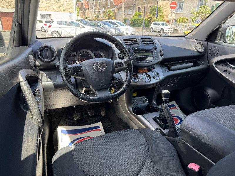 Photo 21 de l'offre de TOYOTA RAV 4 2.2 - 150 D-4D LIFE CLIM   ATTELAGE à 9990€ chez Triplo auto