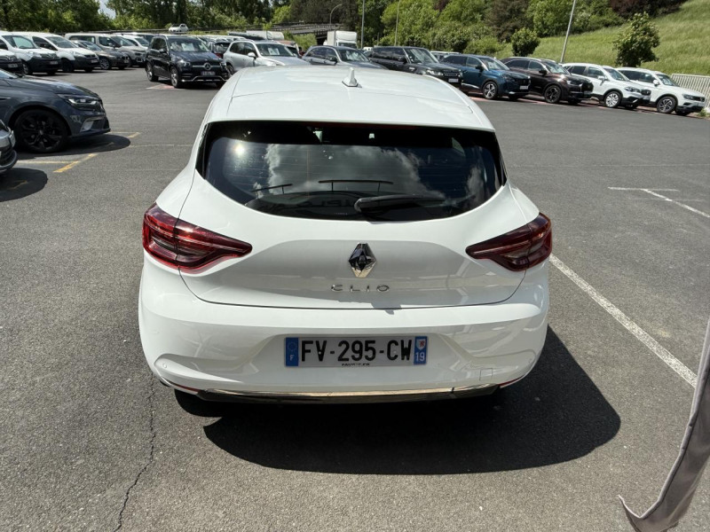 Photo 6 de l'offre de RENAULT CLIO 1.6 E-TECH HYBRIDE - 140 - BVA MULTI-MODES  INTENS GPS   CAMERA AR   CARPLAY à 17990€ chez Triplo auto
