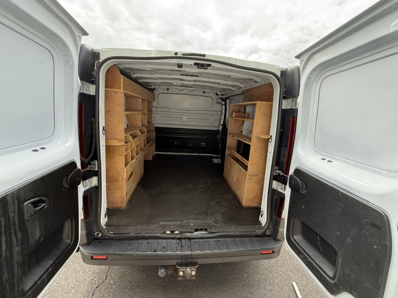 Photo 11 de l'offre de RENAULT TRAFIC L1H1 1000 KG 1.6 DCI - 120  FOURGON CONFORT L1H1 TVA RECUPERABLE   ATTELAGE à 15990€ chez Triplo auto