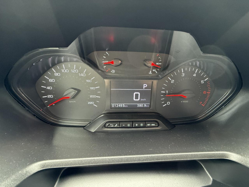 Photo 17 de l'offre de PEUGEOT PARTNER M 650KG 1.5 BLUEHDI S&S - 130 - BV EAT8 GPS   CAMERA AR   CARPLAY à 23990€ chez Triplo auto