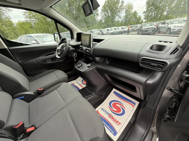 Photo 14 de l'offre de PEUGEOT PARTNER M 650KG 1.5 BLUEHDI S&S - 130 - BV EAT8 GPS   CAMERA AR   CARPLAY à 23990€ chez Triplo auto