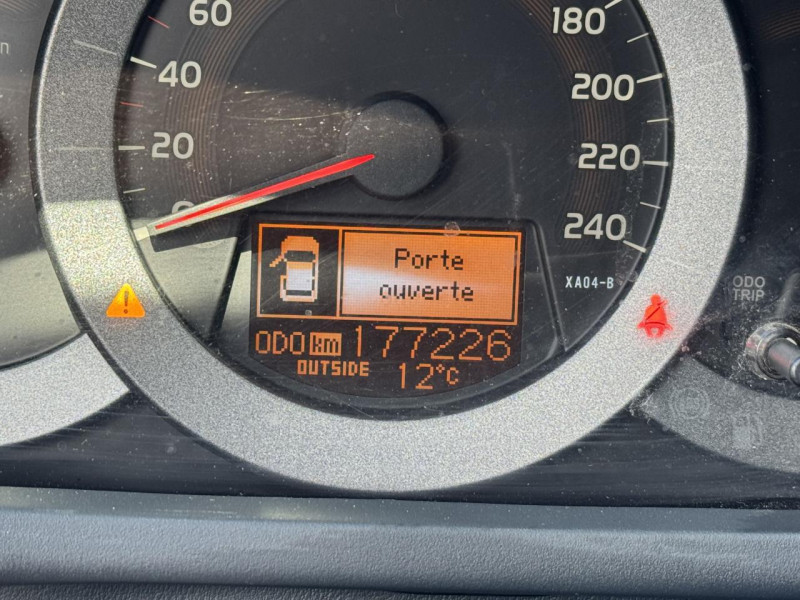 Photo 33 de l'offre de TOYOTA RAV 4 2.2 - 150 D-4D LIFE CLIM   ATTELAGE à 9990€ chez Triplo auto