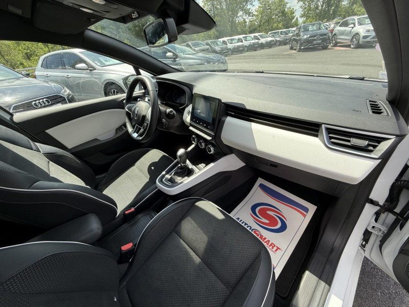 Photo 15 de l'offre de RENAULT CLIO 1.6 E-TECH HYBRIDE - 140 - BVA MULTI-MODES  INTENS GPS   CAMERA AR   CARPLAY à 17990€ chez Triplo auto
