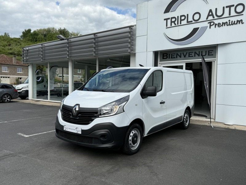 Photo 3 de l'offre de RENAULT TRAFIC L1H1 1000 KG 1.6 DCI - 120  FOURGON CONFORT L1H1 TVA RECUPERABLE   ATTELAGE à 15990€ chez Triplo auto
