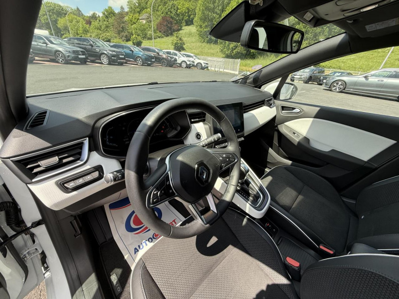 Photo 10 de l'offre de RENAULT CLIO 1.6 E-TECH HYBRIDE - 140 - BVA MULTI-MODES  INTENS GPS   CAMERA AR   CARPLAY à 17990€ chez Triplo auto