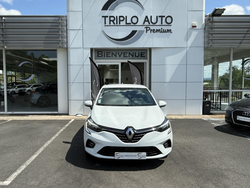 Photo 2 de l'offre de RENAULT CLIO 1.6 E-TECH HYBRIDE - 140 - BVA MULTI-MODES  INTENS GPS   CAMERA AR   CARPLAY à 17990€ chez Triplo auto