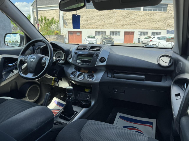 Photo 15 de l'offre de TOYOTA RAV 4 2.2 - 150 D-4D LIFE CLIM   ATTELAGE à 9990€ chez Triplo auto