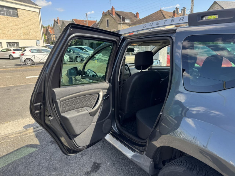 Photo 18 de l'offre de DACIA DUSTER 1.2 TCE - 125 PRESTIGE GPS   CLIM   ATTELAGE à 8990€ chez Triplo auto