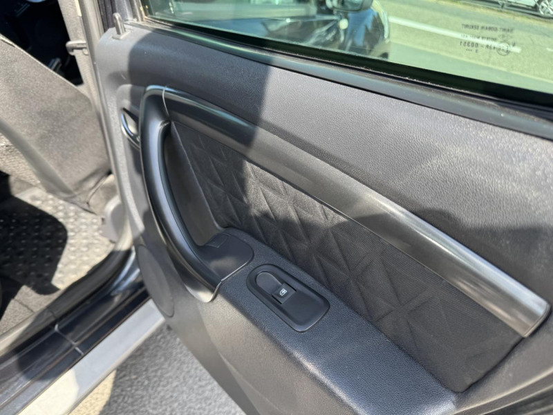 Photo 13 de l'offre de DACIA DUSTER 1.2 TCE - 125 PRESTIGE GPS   CLIM   ATTELAGE à 8990€ chez Triplo auto