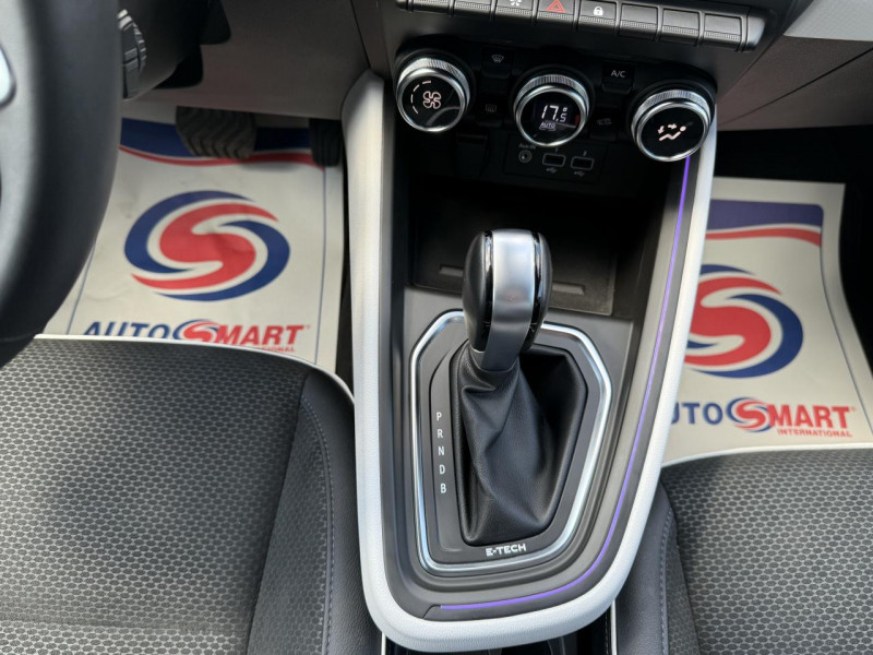 Photo 18 de l'offre de RENAULT CLIO 1.6 E-TECH HYBRIDE - 140 - BVA MULTI-MODES  INTENS GPS   CAMERA AR   CARPLAY à 17990€ chez Triplo auto