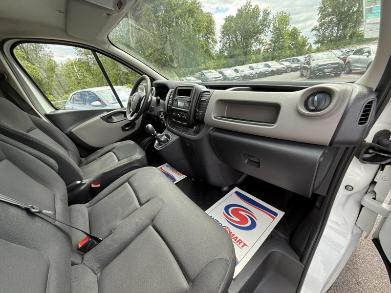 Photo 14 de l'offre de RENAULT TRAFIC L1H1 1000 KG 1.6 DCI - 120  FOURGON CONFORT L1H1 TVA RECUPERABLE   ATTELAGE à 15990€ chez Triplo auto