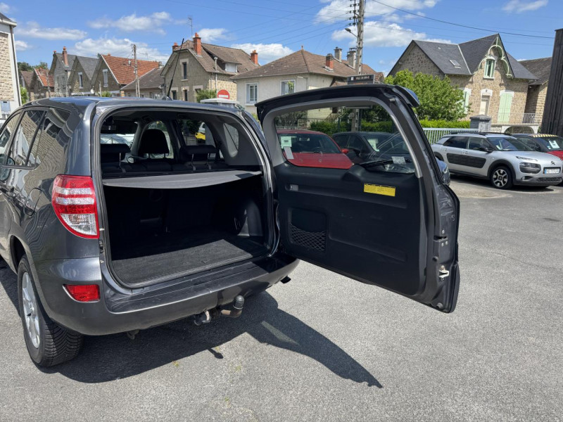 Photo 10 de l'offre de TOYOTA RAV 4 2.2 - 150 D-4D LIFE CLIM   ATTELAGE à 9990€ chez Triplo auto