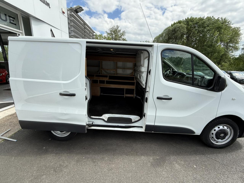 Photo 26 de l'offre de RENAULT TRAFIC L1H1 1000 KG 1.6 DCI - 120  FOURGON CONFORT L1H1 TVA RECUPERABLE   ATTELAGE à 15990€ chez Triplo auto