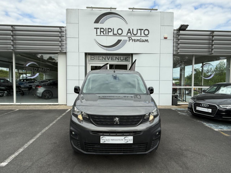 Photo 2 de l'offre de PEUGEOT PARTNER M 650KG 1.5 BLUEHDI S&S - 130 - BV EAT8 GPS   CAMERA AR   CARPLAY à 23990€ chez Triplo auto