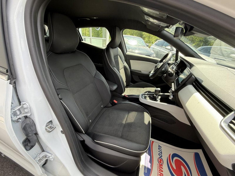 Photo 14 de l'offre de RENAULT CLIO 1.6 E-TECH HYBRIDE - 140 - BVA MULTI-MODES  INTENS GPS   CAMERA AR   CARPLAY à 17990€ chez Triplo auto