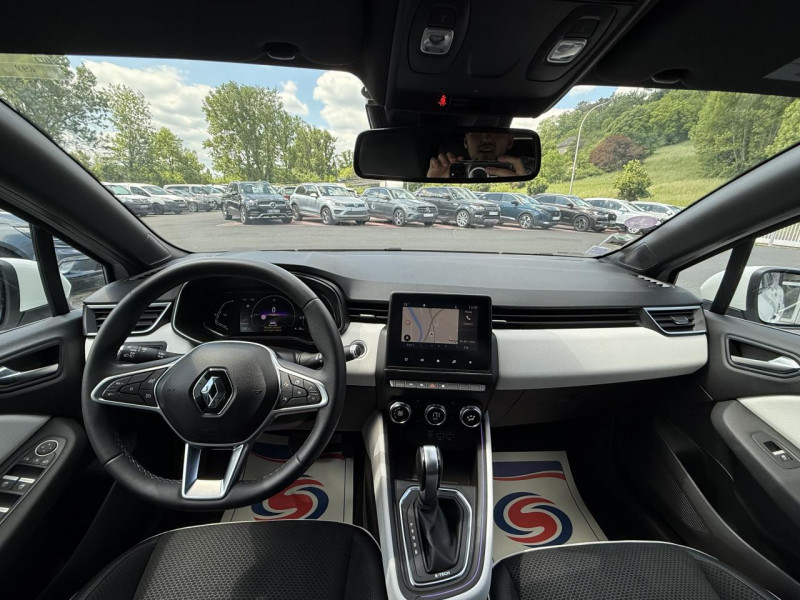 Photo 16 de l'offre de RENAULT CLIO 1.6 E-TECH HYBRIDE - 140 - BVA MULTI-MODES  INTENS GPS   CAMERA AR   CARPLAY à 17990€ chez Triplo auto