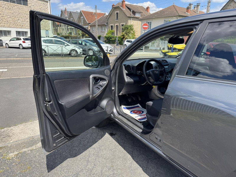 Photo 22 de l'offre de TOYOTA RAV 4 2.2 - 150 D-4D LIFE CLIM   ATTELAGE à 9990€ chez Triplo auto
