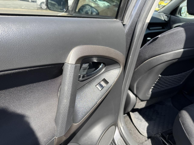 Photo 20 de l'offre de TOYOTA RAV 4 2.2 - 150 D-4D LIFE CLIM   ATTELAGE à 9990€ chez Triplo auto