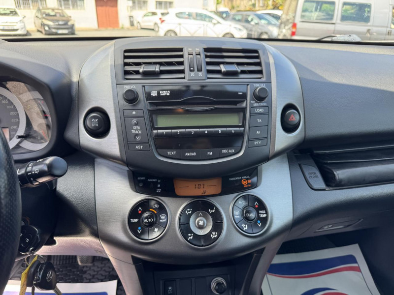 Photo 27 de l'offre de TOYOTA RAV 4 2.2 - 150 D-4D LIFE CLIM   ATTELAGE à 9990€ chez Triplo auto