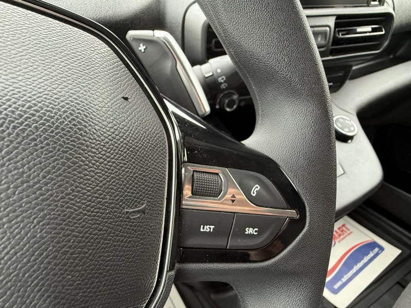Photo 22 de l'offre de PEUGEOT PARTNER M 650KG 1.5 BLUEHDI S&S - 130 - BV EAT8 GPS   CAMERA AR   CARPLAY à 23990€ chez Triplo auto