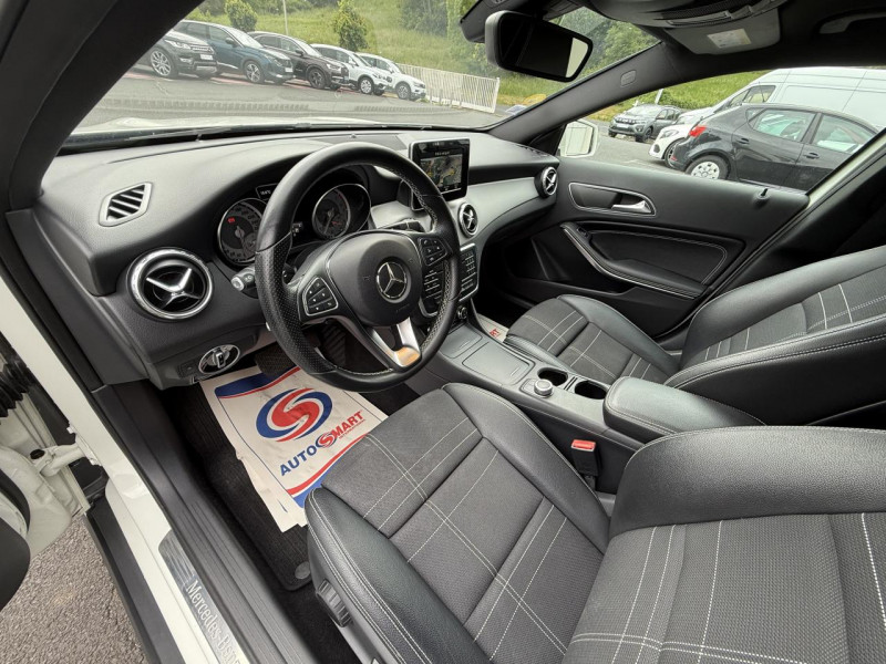 Photo 9 de l'offre de MERCEDES-BENZ GLA 200 D - BV 7G-DCT - SENSATION - GPS   CAMERA AR à 19990€ chez Triplo auto