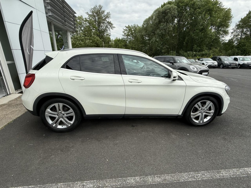 Photo 8 de l'offre de MERCEDES-BENZ GLA 200 D - BV 7G-DCT - SENSATION - GPS   CAMERA AR à 19990€ chez Triplo auto