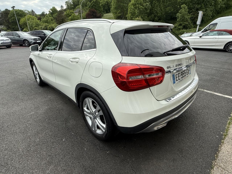 Photo 5 de l'offre de MERCEDES-BENZ GLA 200 D - BV 7G-DCT - SENSATION - GPS   CAMERA AR à 19990€ chez Triplo auto