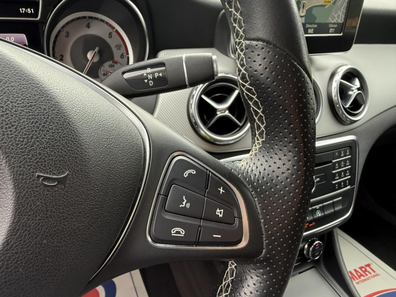 Photo 22 de l'offre de MERCEDES-BENZ GLA 200 D - BV 7G-DCT - SENSATION - GPS   CAMERA AR à 19990€ chez Triplo auto