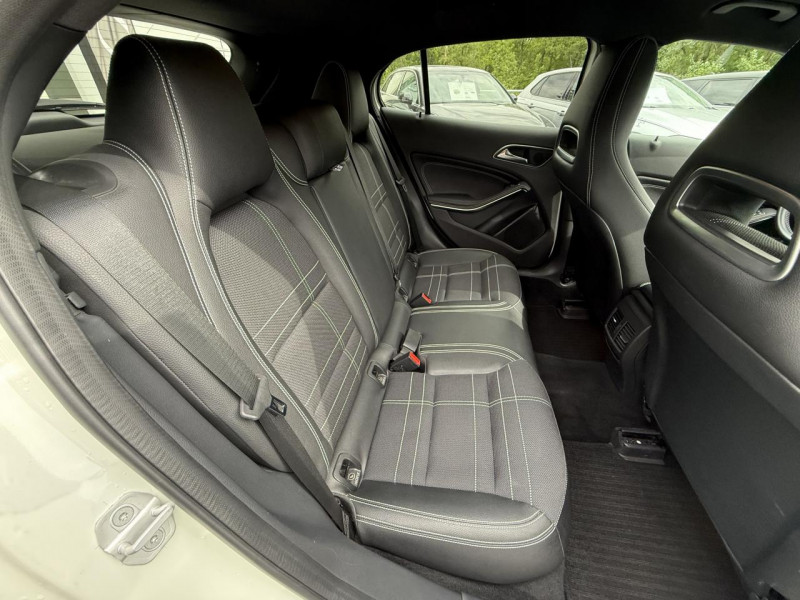 Photo 13 de l'offre de MERCEDES-BENZ GLA 200 D - BV 7G-DCT - SENSATION - GPS   CAMERA AR à 19990€ chez Triplo auto