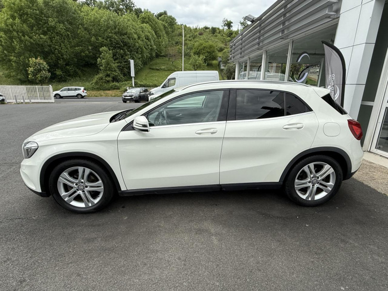 Photo 4 de l'offre de MERCEDES-BENZ GLA 200 D - BV 7G-DCT - SENSATION - GPS   CAMERA AR à 19990€ chez Triplo auto