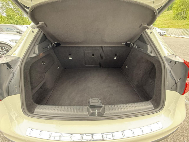 Photo 12 de l'offre de MERCEDES-BENZ GLA 200 D - BV 7G-DCT - SENSATION - GPS   CAMERA AR à 19990€ chez Triplo auto