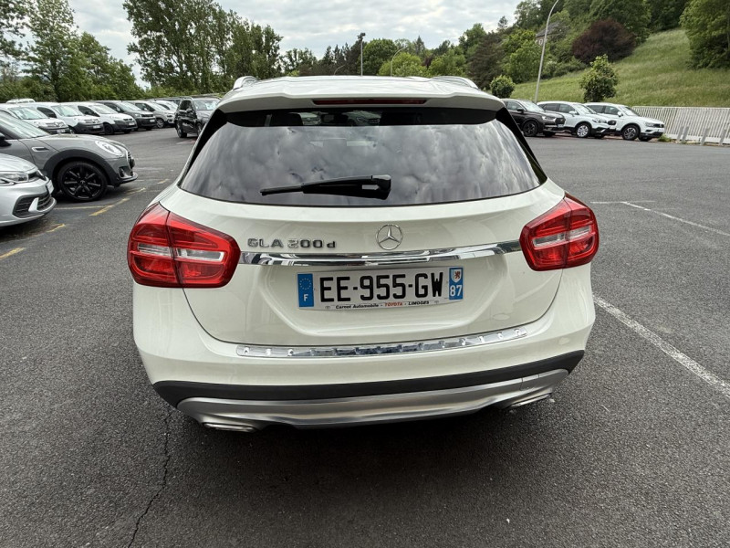 Photo 6 de l'offre de MERCEDES-BENZ GLA 200 D - BV 7G-DCT - SENSATION - GPS   CAMERA AR à 19990€ chez Triplo auto