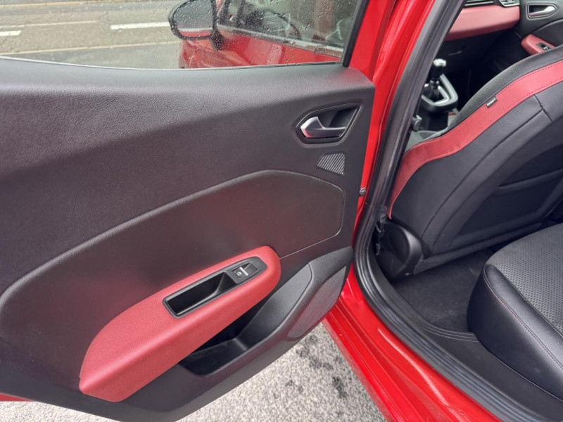 Photo 19 de l'offre de RENAULT CLIO 1.0 TCE - 100 INTENS GPS   CAMERA AR   CLIM à 12490€ chez Triplo auto