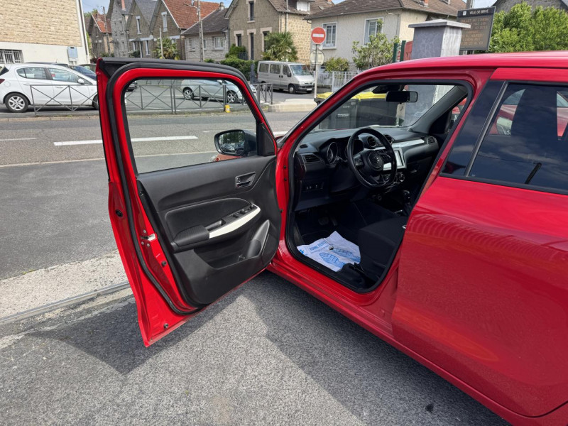 Photo 21 de l'offre de SUZUKI SWIFT 1.0 BOOSTERJET - BVA PACK GPS   CAMERA AR   CLIM à 14990€ chez Triplo auto