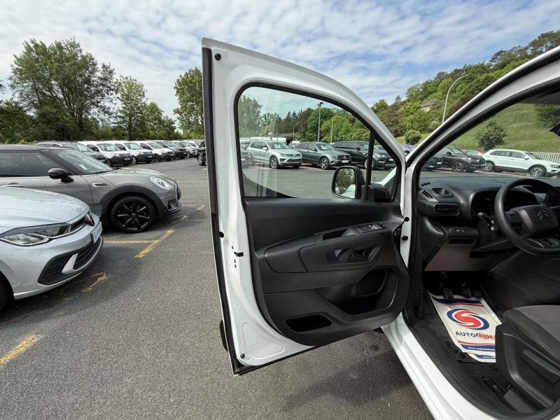 Photo 23 de l'offre de CITROEN BERLINGO 1.5 BLUEHDI - 75  III FOURGON FOURGON M WORKER 1000 KG PHASE 1 à 9990€ chez Triplo auto