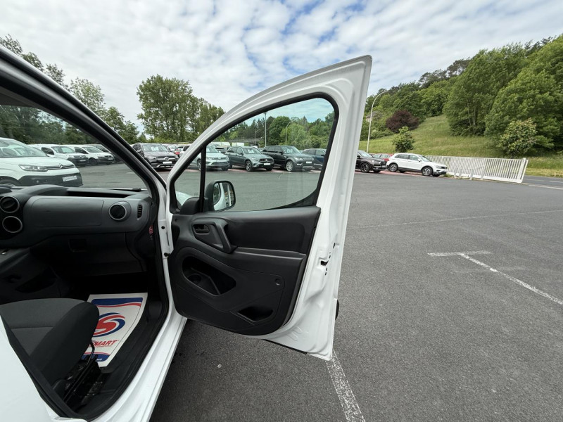 Photo 27 de l'offre de PEUGEOT PARTNER LONG 1.6 BLUEHDI - 100 CABINE APPROFONDIE GPS   ATTELAGE   RADAR AR à 13990€ chez Triplo auto