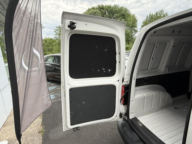 Photo 26 de l'offre de VOLKSWAGEN CADDY VAN 2.0 TDI - 75 FOURGON CONCEPTLINE TVA RECUPERABLE   ATTELAGE   RADAR AR à 13990€ chez Triplo auto