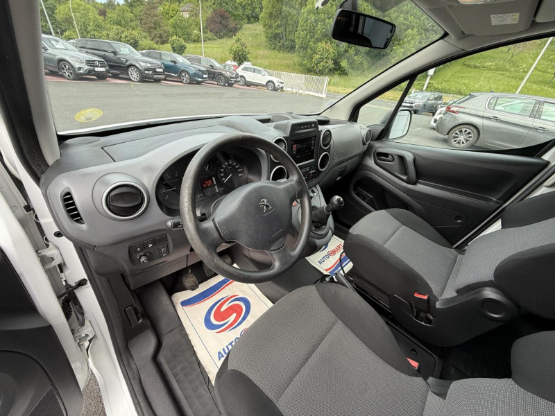 Photo 9 de l'offre de PEUGEOT PARTNER LONG 1.6 BLUEHDI - 100 CABINE APPROFONDIE GPS   ATTELAGE   RADAR AR à 13990€ chez Triplo auto