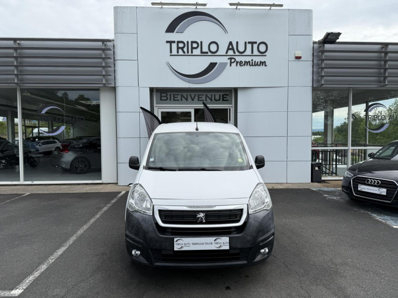 Photo 2 de l'offre de PEUGEOT PARTNER LONG 1.6 BLUEHDI - 100 CABINE APPROFONDIE GPS   ATTELAGE   RADAR AR à 13990€ chez Triplo auto