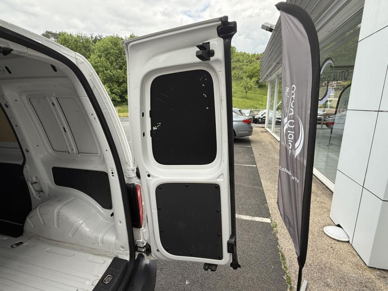 Photo 27 de l'offre de VOLKSWAGEN CADDY VAN 2.0 TDI - 75 FOURGON CONCEPTLINE TVA RECUPERABLE   ATTELAGE   RADAR AR à 13990€ chez Triplo auto