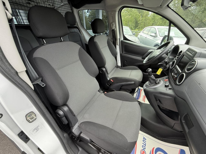 Photo 13 de l'offre de PEUGEOT PARTNER LONG 1.6 BLUEHDI - 100 CABINE APPROFONDIE GPS   ATTELAGE   RADAR AR à 13990€ chez Triplo auto