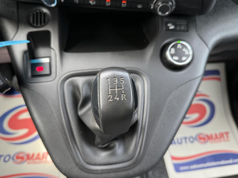 Photo 19 de l'offre de CITROEN BERLINGO 1.5 BLUEHDI - 75  III FOURGON FOURGON M WORKER 1000 KG PHASE 1 à 9990€ chez Triplo auto