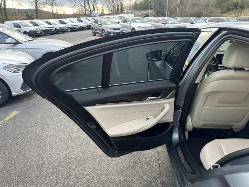 Photo 35 de l'offre de BMW SERIE 5 520D - BVA STEPTRONIC  G30 F90 SUIVI BMW LUXURY  - GPS   CAMERA AR à 23490€ chez Triplo auto