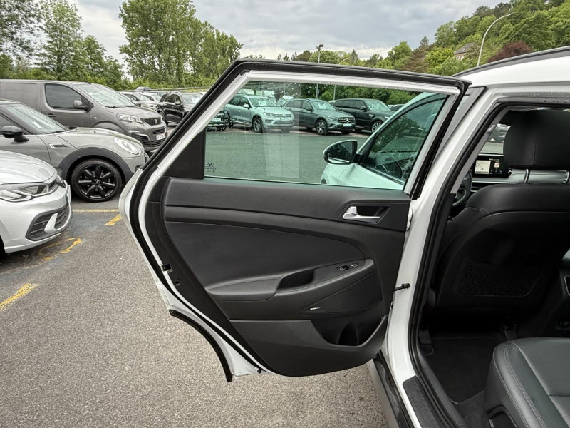 Photo 32 de l'offre de HYUNDAI TUCSON 1.6 CRDI - 136 - BV DCT-7   TOIT OUVRANT   GPS   CAMéRA AR à 19490€ chez Triplo auto