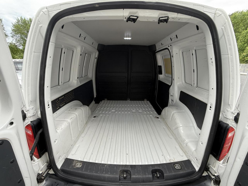 Photo 12 de l'offre de VOLKSWAGEN CADDY VAN 2.0 TDI - 75 FOURGON CONCEPTLINE TVA RECUPERABLE   ATTELAGE   RADAR AR à 13990€ chez Triplo auto