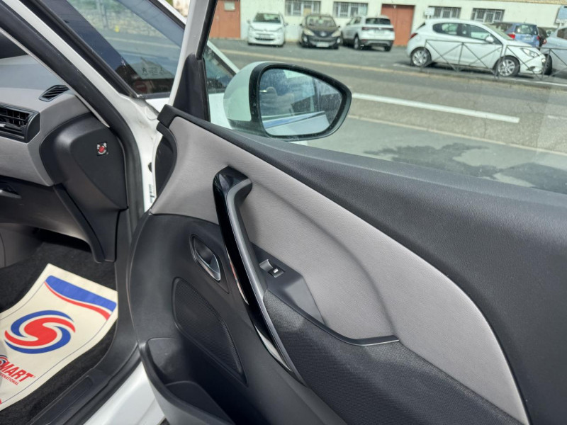 Photo 16 de l'offre de CITROEN C4 PICASSO 1.6 BLUEHDI - 120 S&S BVA FEEL GPS   CAMERA AR   RADAR AR à 11990€ chez Triplo auto