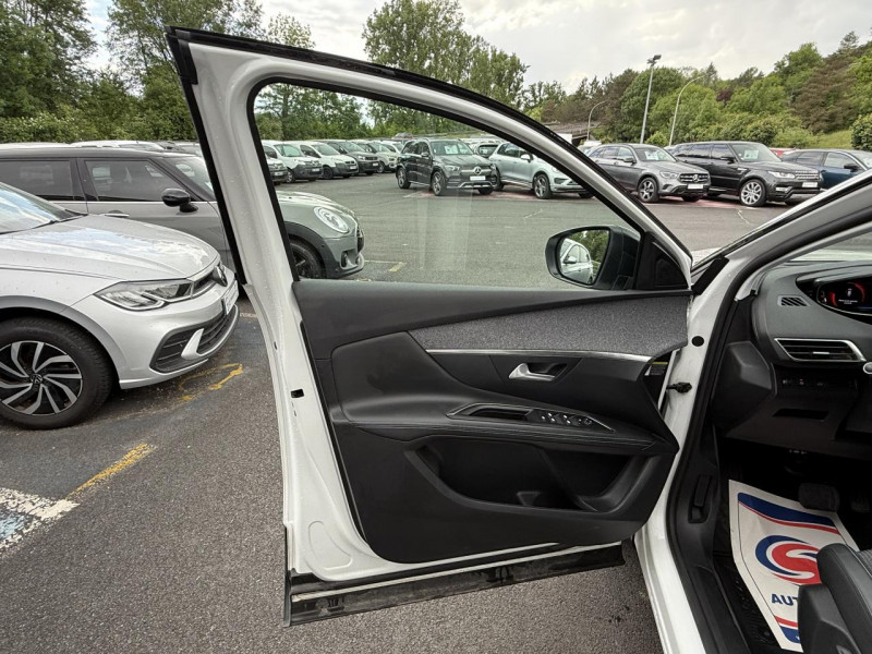 Photo 33 de l'offre de PEUGEOT 3008  1.5 BLUEHDI S&S - 130 - BV EAT8  ALLURE PACK GPS   CAMERA AR   CARPLAY à 19990€ chez Triplo auto